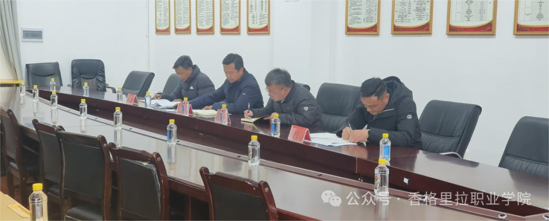 汗水“淬”青春,军训“磨”心志——学院(校)2023级学生军训纪实(图1) 汗水“淬”青春,军训“磨”心志——学院(校)2023级学生军训纪实(图1)