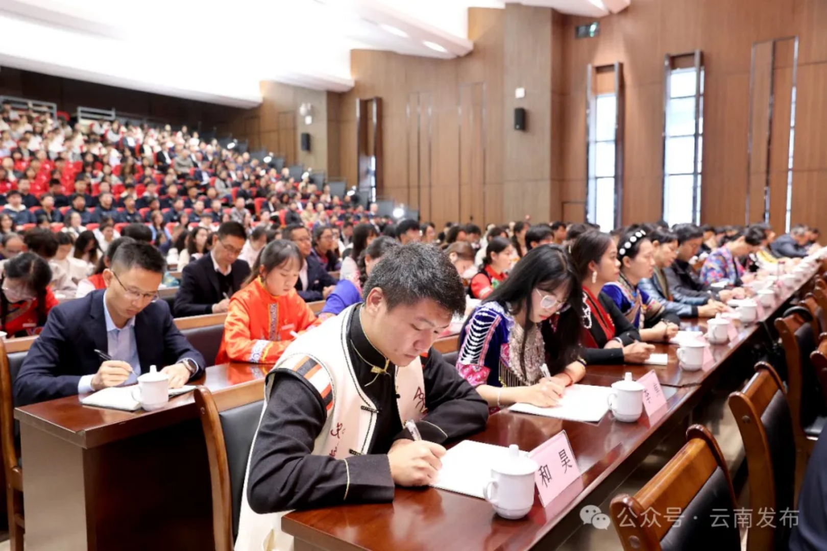 理论学习｜王宁在高校讲授思政课寄语全省广大青年学生 坚定信仰信念信心 激昂青春拼搏奉献 在强国建设民族复兴伟业中书写精彩人生(图2)