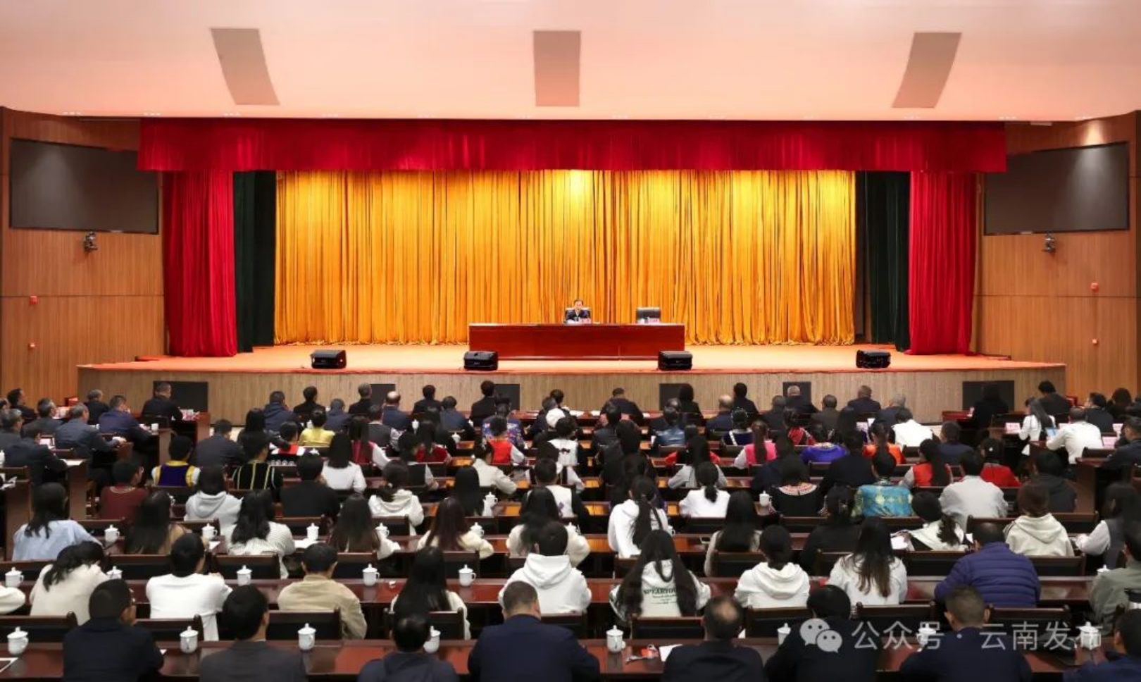 理论学习｜这堂思政课上，省委书记送给青年学生5句话(图1)